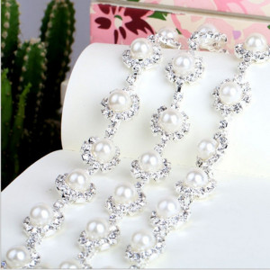Rhinestones Decorative Chain with Ivoire Pearl, 1 cm