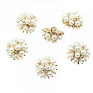 Buttons with Pearls, 18mm