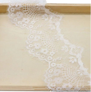 Chantilly Smooth Lace, 10 cm - 3 meters piece - Img 2