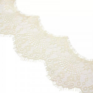 Cream-colored Chaintilly Fine Lace, 10 cm - Img 2