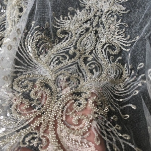 Cupon aplicatie cu paiete, strasuri si broderie pe tulle