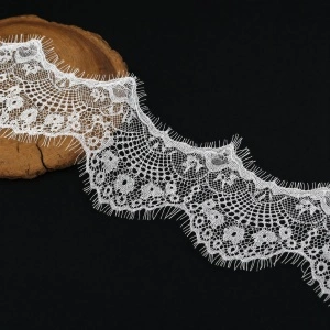 Dantela Fina Chantilly, Alb, 10 cm (3metri/bucata)