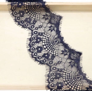 Chantilly Smooth Lace, 10 cm - 3 meters piece - Img 3