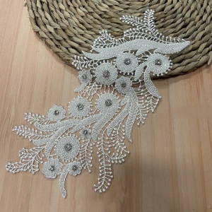 White Flowers with Beads appliqué, 33 x 16 cm