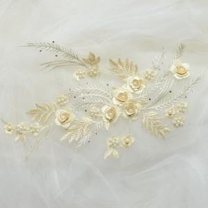 Aplicatie Brodata pe Tulle cu Flori 3D si Perle - Img 2