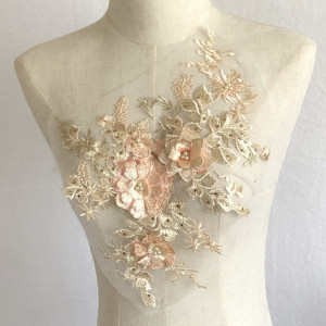 Embroidered appliqué 3D Cream Flowers, 38 x 22 cm