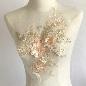 Embroidered appliqué 3D Cream Flowers, 38 x 22 cm