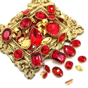 Sewing Crystals Set, Red, Gold Base, (50 pieces/set) - Img 3