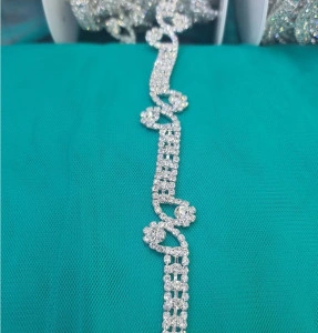 Decorative Chain with Triple Stripes