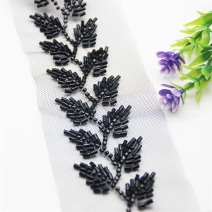 Pasmanterie Beads, Leaves, Black, 4cm