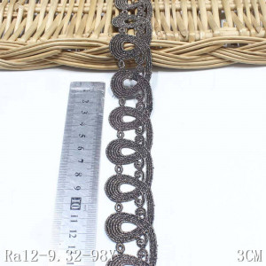 Guipure Lace with Golden Lurex Thread, 3 cm - Img 4
