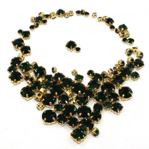 Pietre de cusut sticla cu suport metalic, Emerald, Baza Auriu, (100 bucati/set)