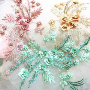 Aplicatie Brodata pe Tulle cu Flori 3D si Perle - Img 1