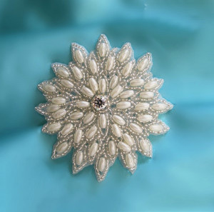 Flower with pearls sticker, 8x8 cm