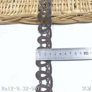 Guipure Lace with Golden Lurex Thread, 3 cm - Img 5