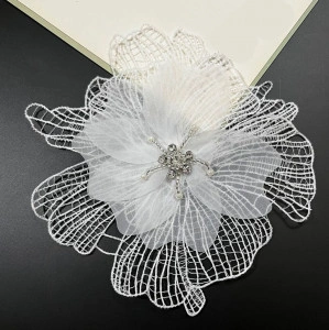 Aplicatie Brodata Floare cu Strasuri, Alb, ,16cm