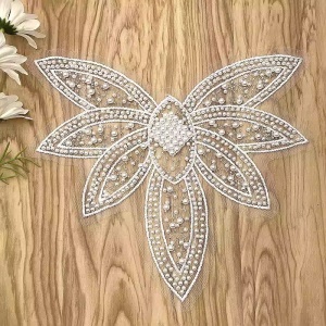 Aplicatie Brodata, Perle si Margele, 26x24cm - Img 1