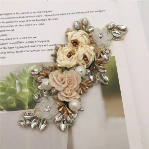 Aplicatie Cristale Flori 3D si Perle, Bej