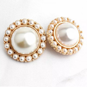 Pearl Buttons, 18 mm
