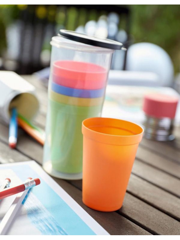 Set 6 pahare din plastic, in tub gradat cu capac, pentru picnic si camping, Multicolor
