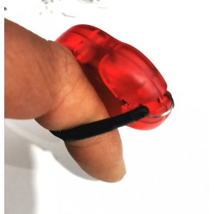 Set complet de lumini LED pentru bicicleta, inclusiv alb si rosu, cu montaj elastic simplu. Siguranta in trafic garantata