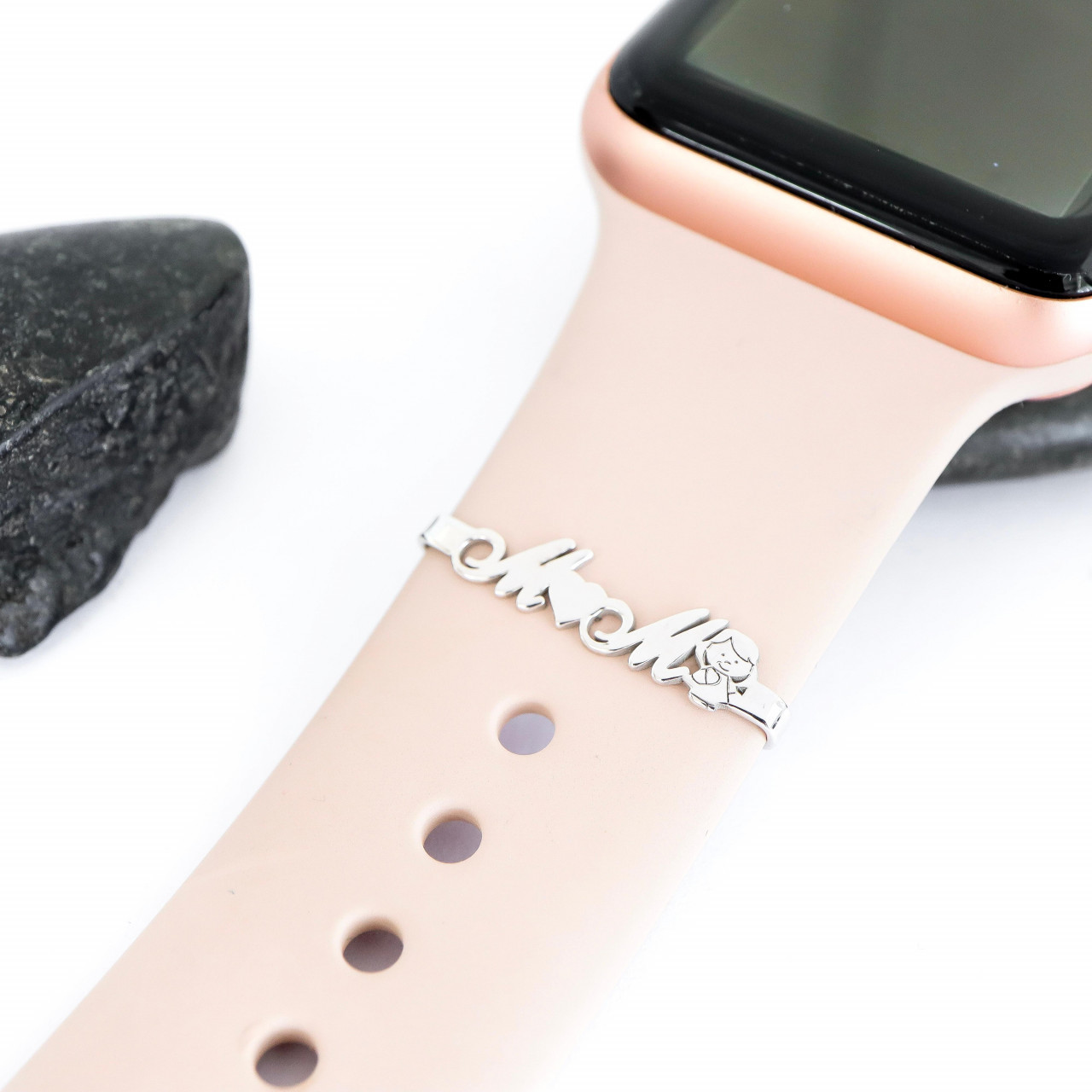 Accesoriu din argint 925 pentru smartwatch cu 2 initiale si copilas