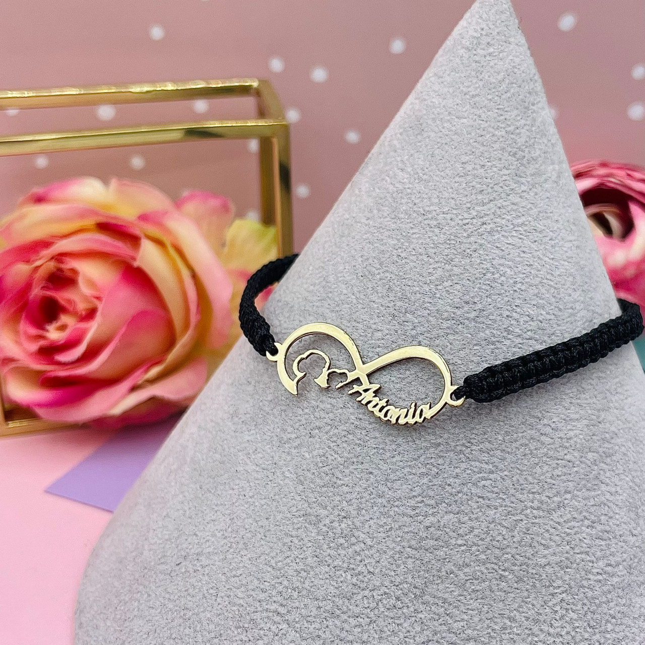 Bratara cu snur si infinit din aur 14k personalizat cu nume si figurina mama si copilul
