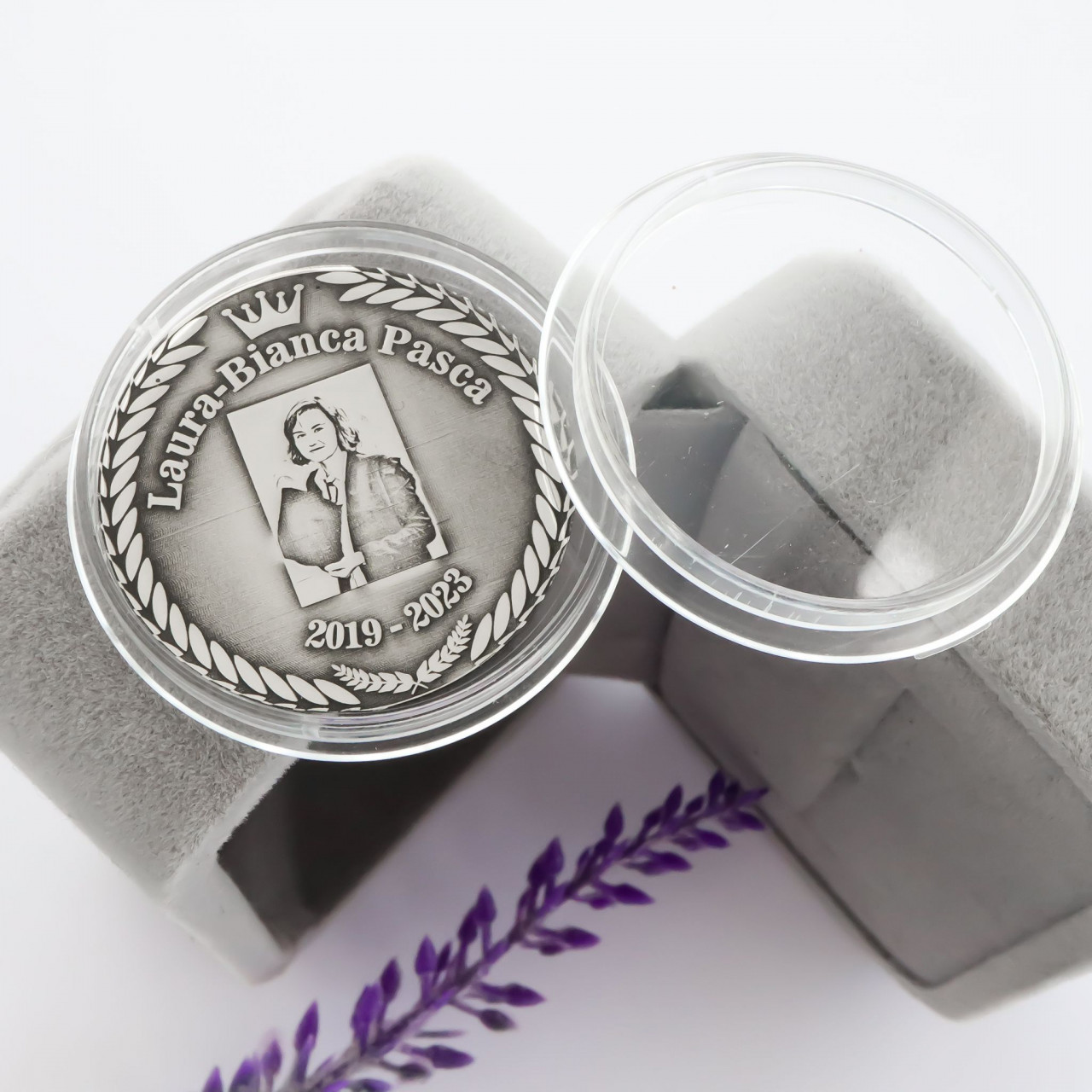 Moneda aniversara din argint 3cm - gravura 3d fata&verso
