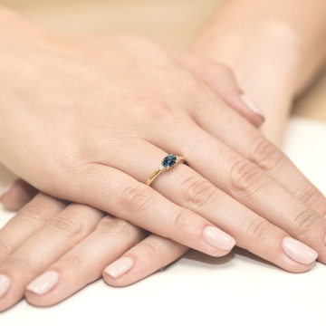 Inel Aur 9K cu Topaz London Blue 0.50 ct si Diamante Naturale 0.03 ct - Img 4