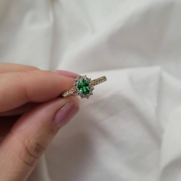 Inel de Logodnă Aur 8K cu Piatră Verde – Eleganță Atemporală - Img 4