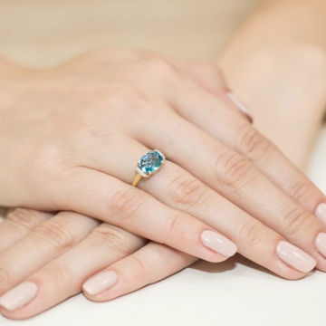 Inel Aur 9K cu Topaz Swiss 1.70 ct si Diamante Naturale 0.04 ct - Img 4