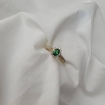 Inel de Logodnă Aur 8K cu Piatră Verde – Eleganță Atemporală - Img 5