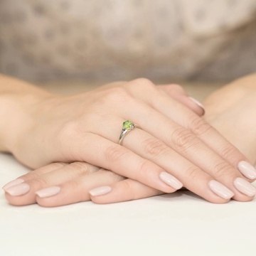 Inel Aur 9K cu Peridot 0.60 ct si Diamante Naturale Negre 0.03 ct - Img 6