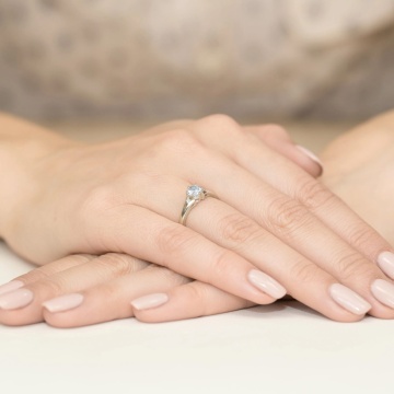 Inel Aur 9K cu Safir Alb 0.60 ct si Diamante Naturale 0.03 ct - Img 8