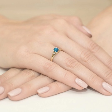 Inel Aur 9K cu Topaz London Blue 0.50 ct si Diamante Naturale 0.03 ct - Img 4