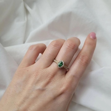 Inel de Logodnă Aur 8K cu Piatră Verde – Eleganță Atemporală - Img 3