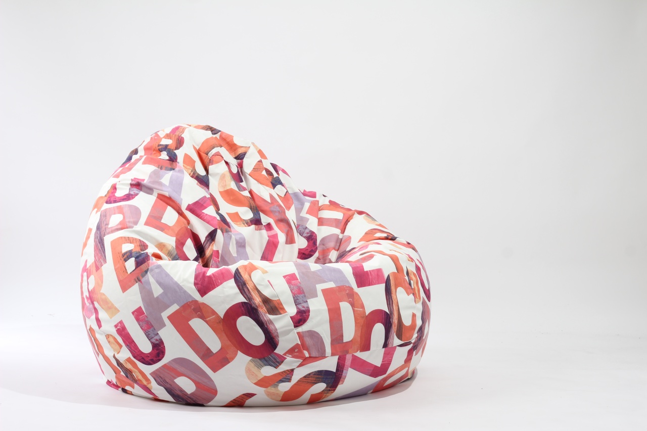 Fotoliu Nirvana Gigant, Material Textil - Scarlet Letters