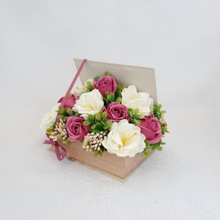 Cutie carte cu flori de sapun- (cod 1516)