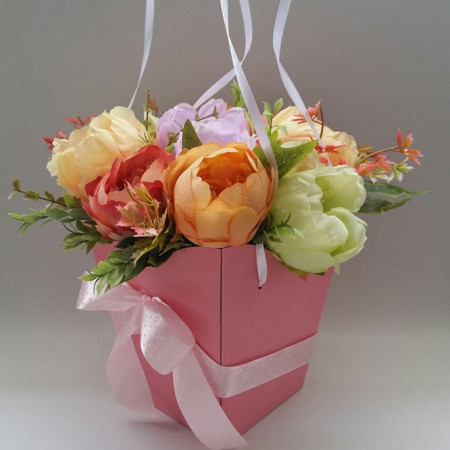 Aranjament flori artificiale-cutie conica roz (cod 1081)