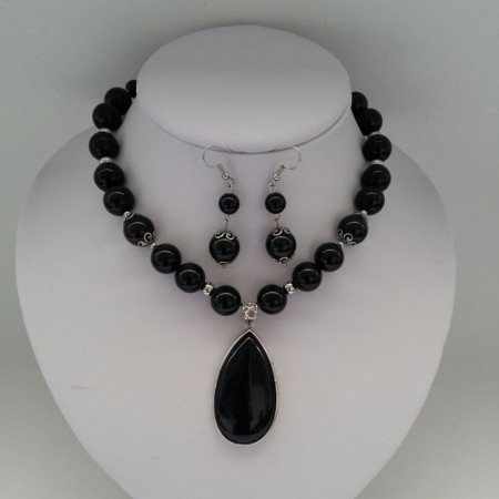 Set din obsidian negru si pandantiv carnelian
