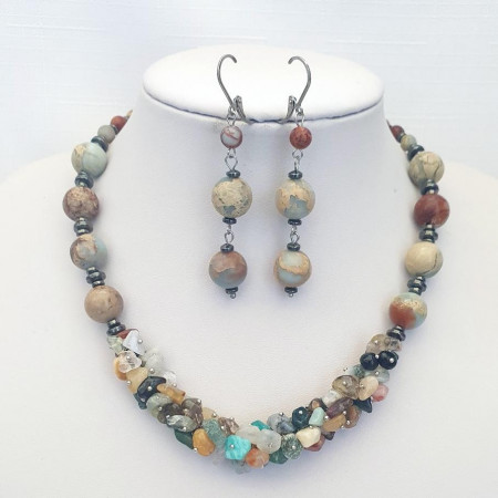 Set din margele de jasper multicolor si chipsuri diverse (cod 204)