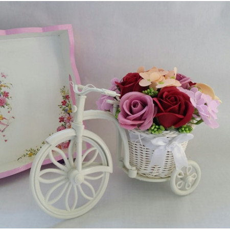 Aranjament flori de sapun- bicicleta (cod 1149)