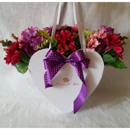 Aranjament flori artificiale-cutie inima (cod 1043)
