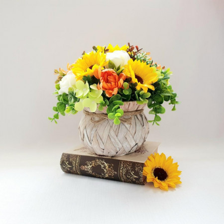 Cos rustic cu flori de sapun -alb-galben (cod 1648)