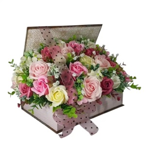 Aranjament cu trandafiri de sapun -cutie carte (cod 2267)poza1003