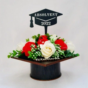 Aranjament floral "Absolvent 2022"- rosu/crem (cod 1681)