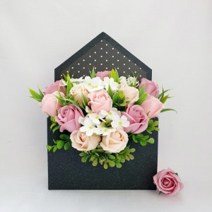 Aranjament floral-cutie plic (cod 1608)-3