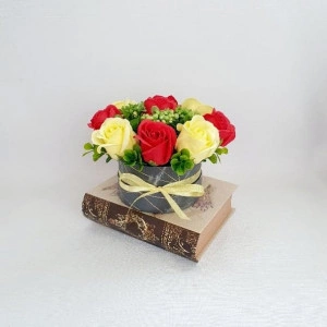 Aranjament floral din flori de sapun (cod 1464) 8002