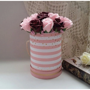 aranjament floral din flori de sapun roz si burgundy 4