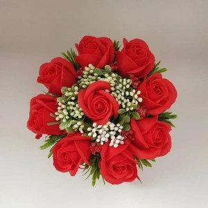 Aranjament floral din trandafiri de sapun rosii-cutie rotunda (cod1334) 2